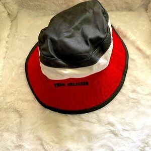 NWT True Religion Black Red White Bucket Hat